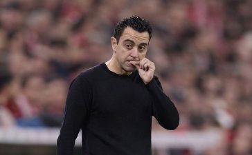 محرومیت و جریمه مالی ژاوی و بارسلونا از سوی یوفا